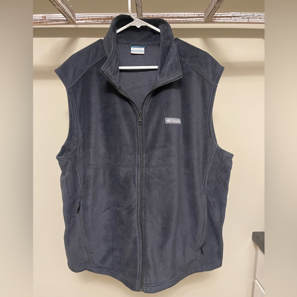 Columbia Charcoal Black Fleece Vest, Men’s XL, NWOT